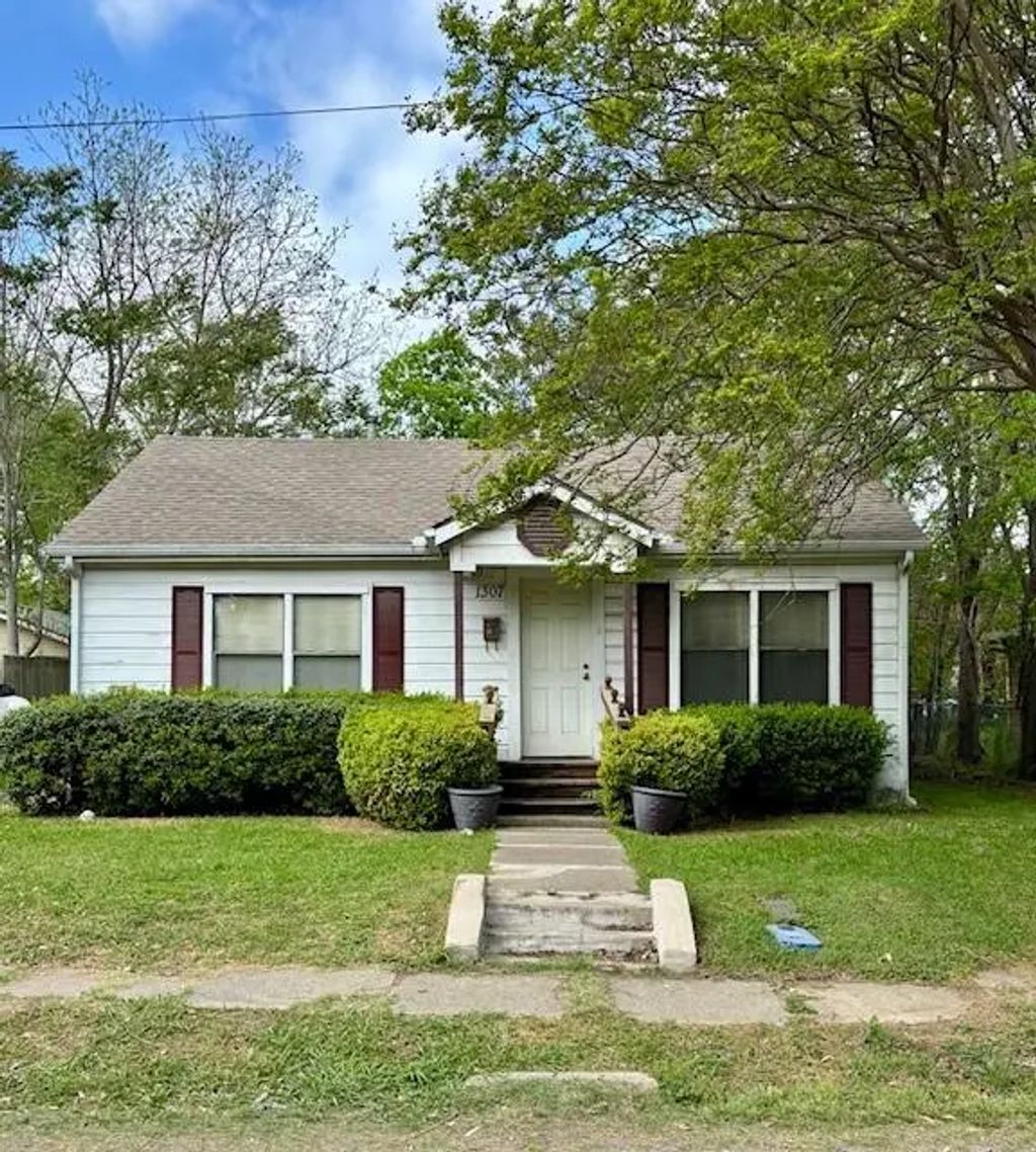 1307 Church Street, Commerce