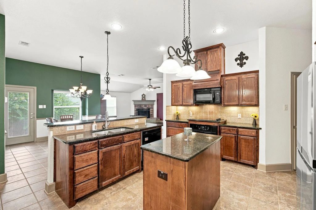 1675 Potomac Drive, Burleson