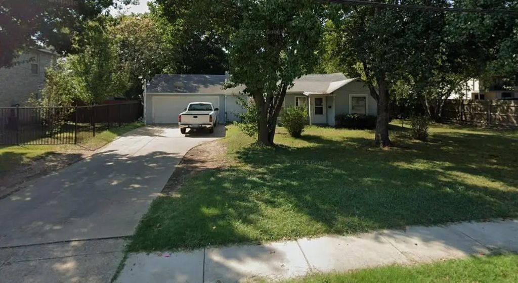 128 W Union Bower Road, Irving
