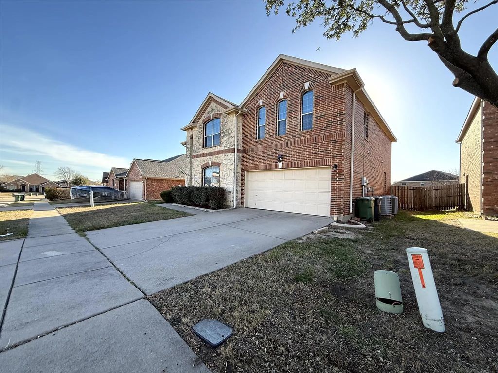 1306 Webb Ferrell Road S, Arlington