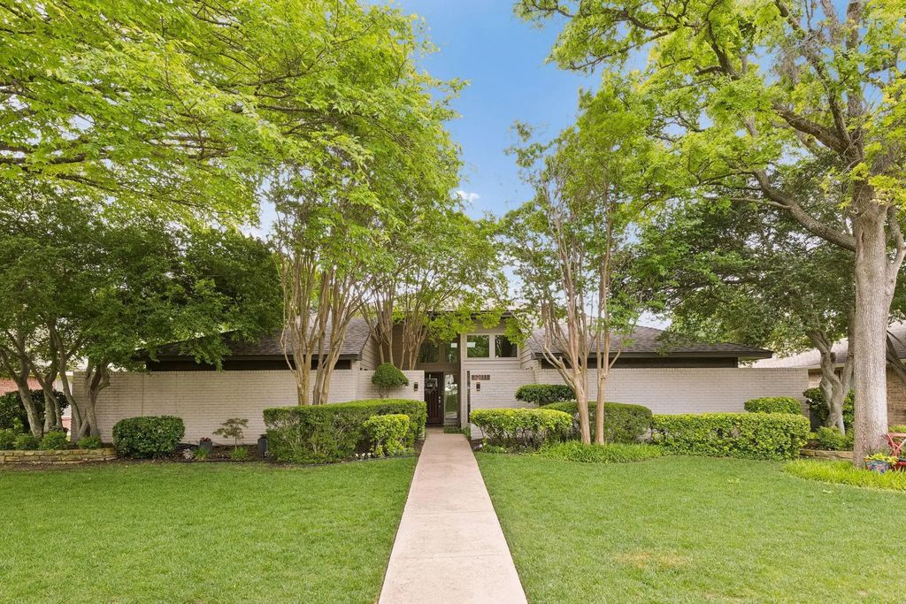 12111 Cross Creek Drive, Dallas