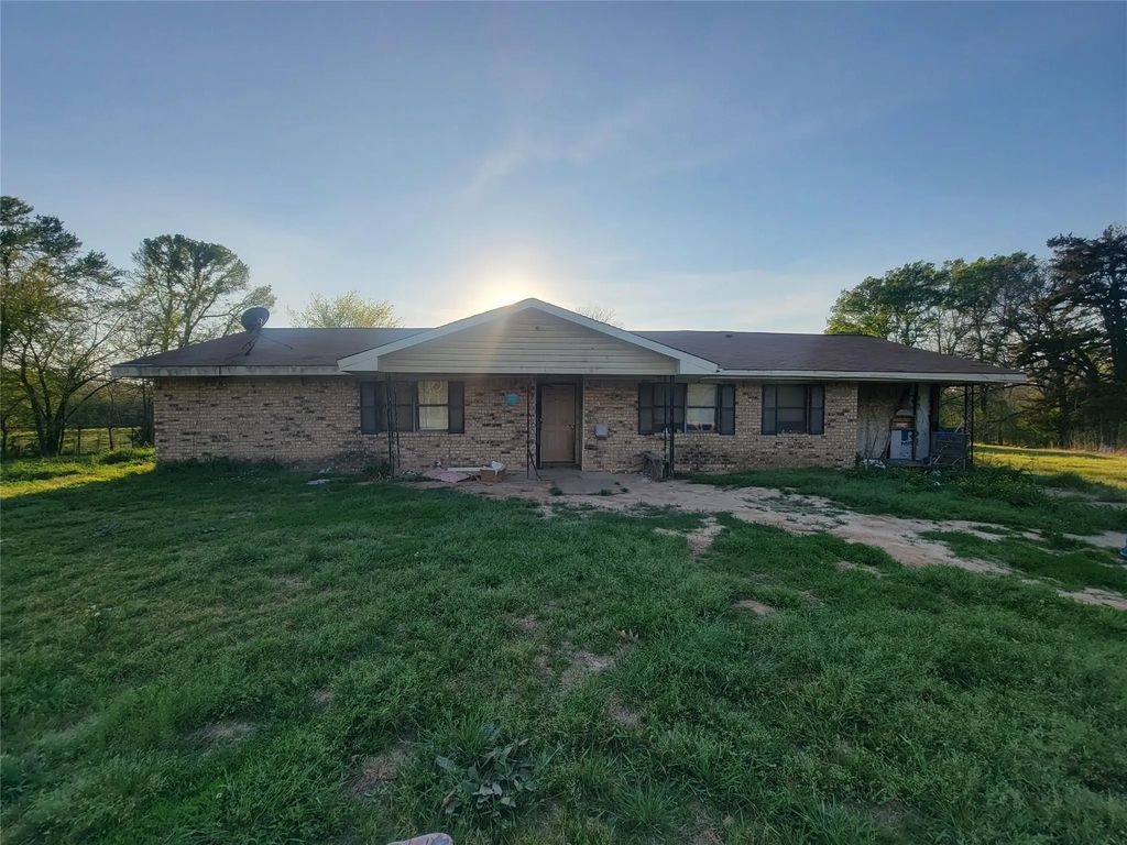 778 County Road 1345, Clarksville