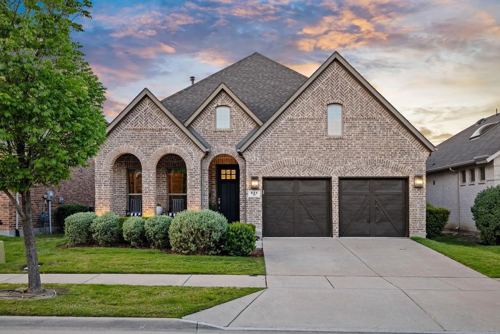 821 Sandbox Drive, Little Elm