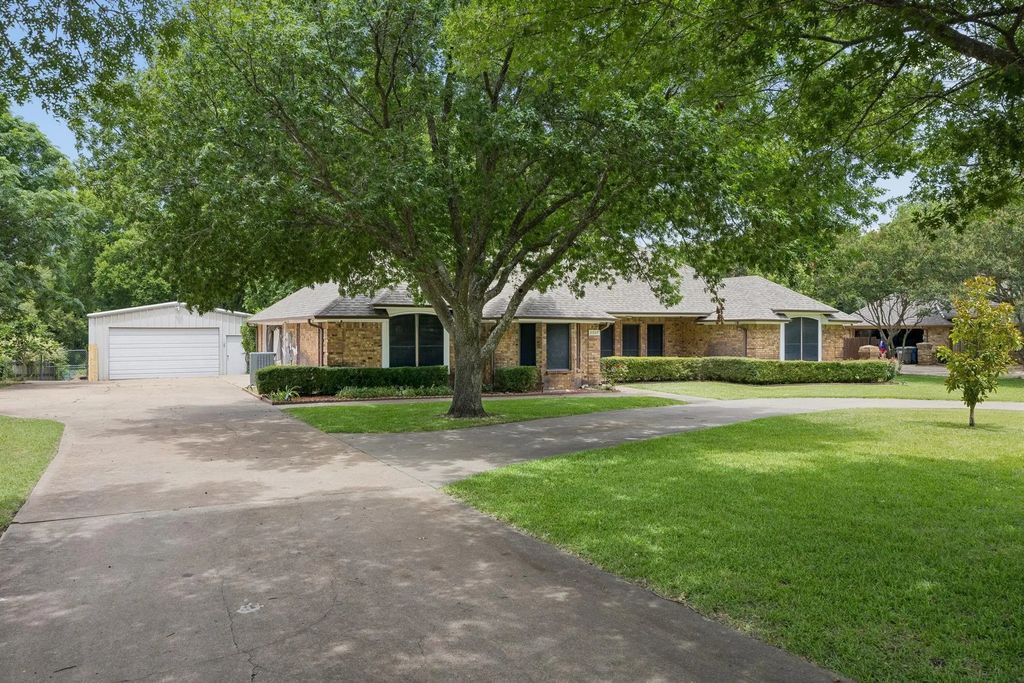 2507 Lake Ridge Road, Glenn Heights