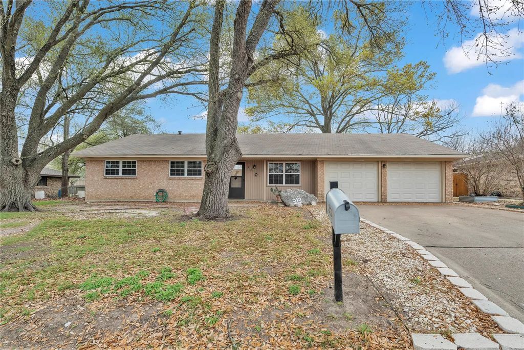 313 Ruggles Loop, Temple