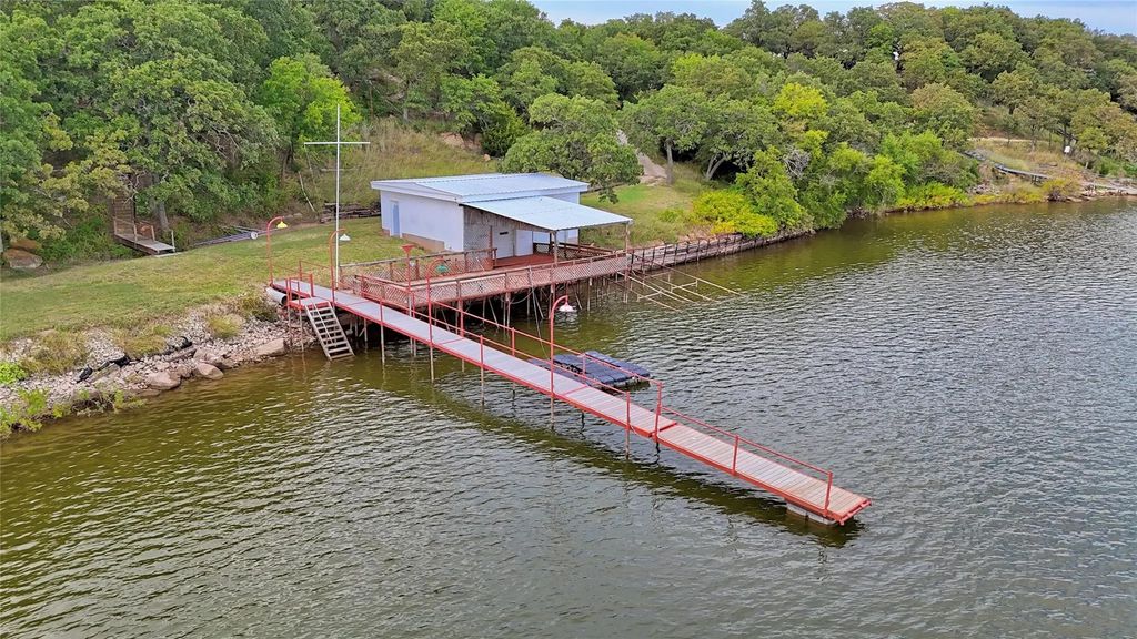 722 Storey Road, Nocona