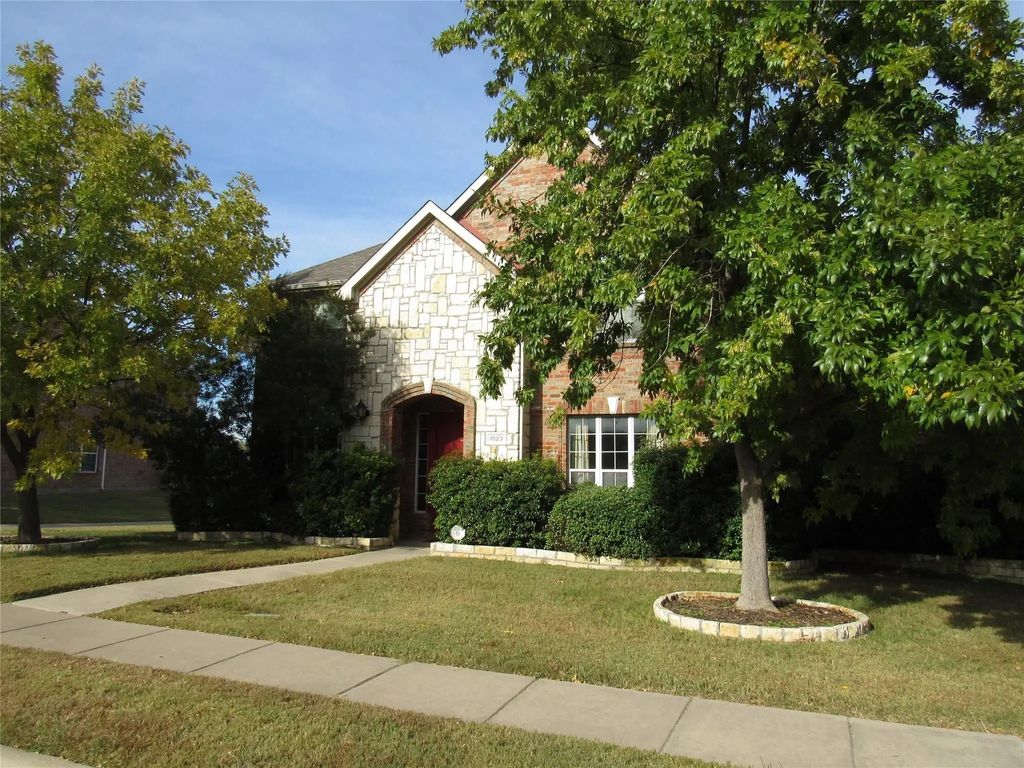 1023 Candlewood Trail, Irving