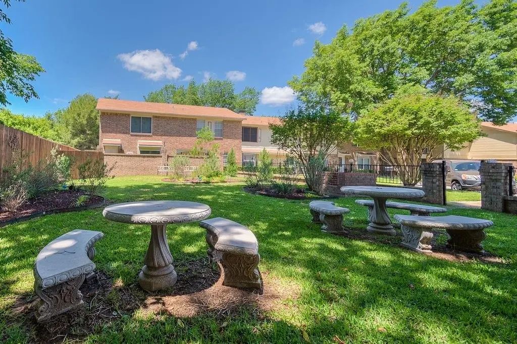 520 Pecan Acres Ct, Arlington