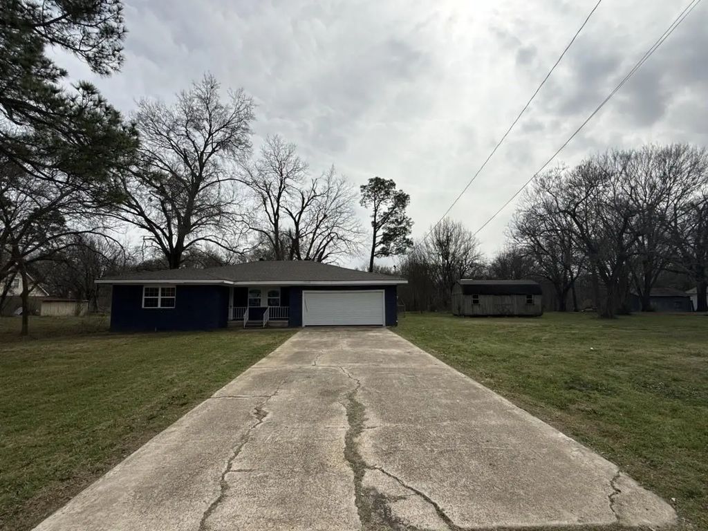 410 Lone Star Road, Trinidad