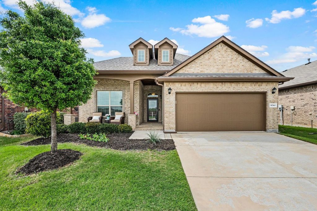 9244 Pepper Grass Drive, Fort Worth