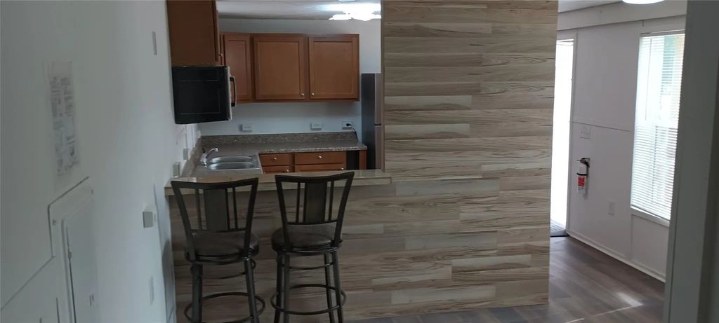 6102 S Lakeside Hills Court, Granbury