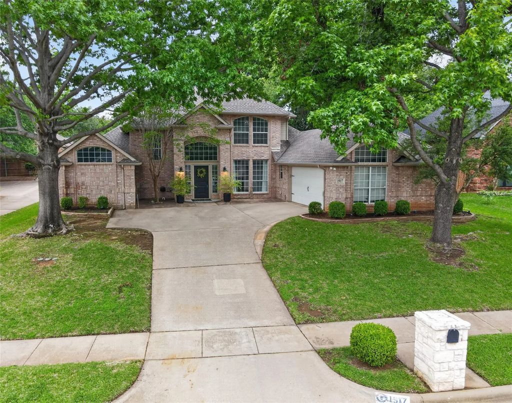 1917 Winding Creek Boulevard, Flower Mound