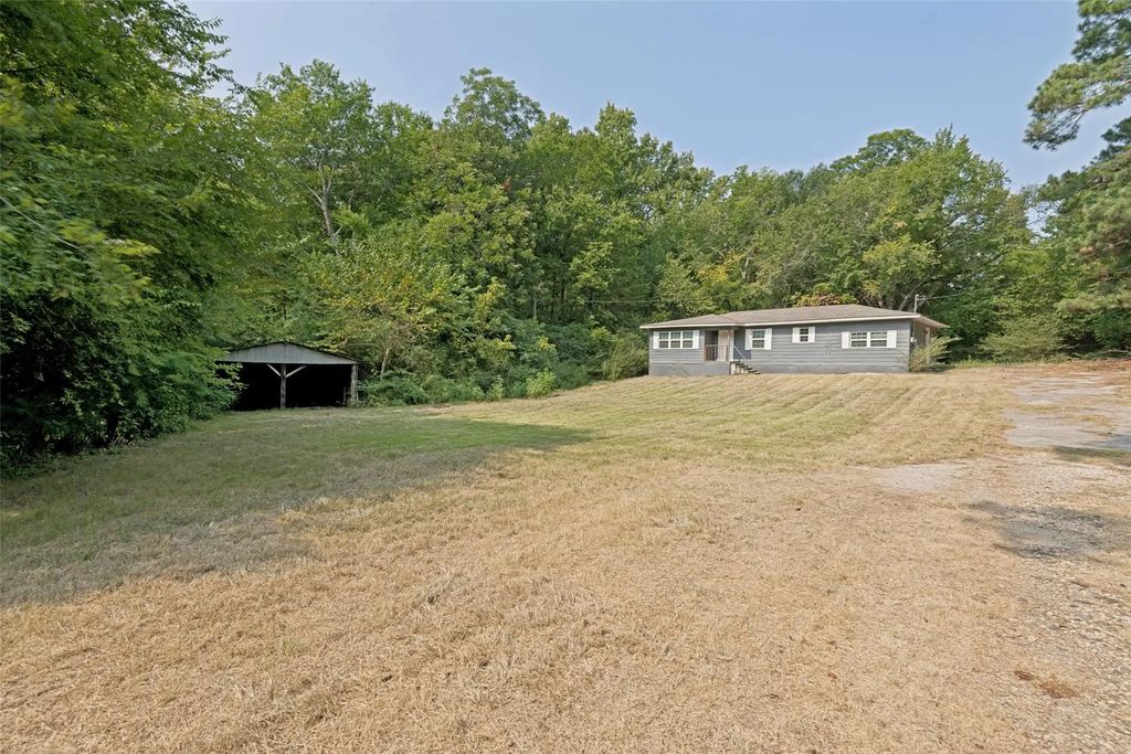 422 Stone Street, Mineola