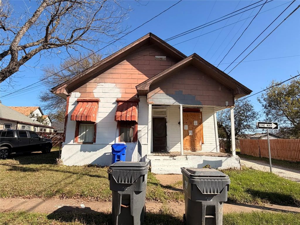 1215 N 26th Street, Waco