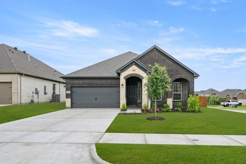 2297 High Plain Lane, Waxahachie