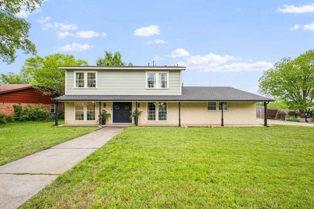 1406 Greenbrier Drive, Sherman