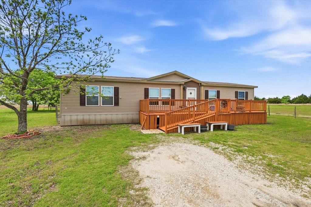 469 Emily Lane, Van Alstyne