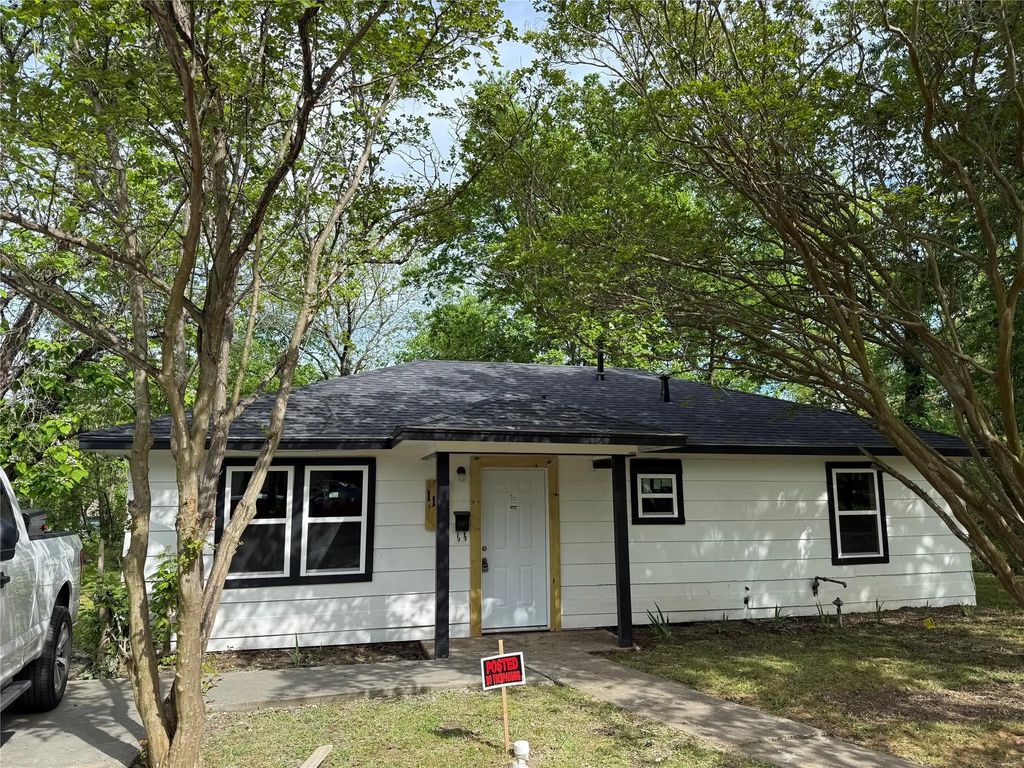 1114 Blackburn Street, Commerce