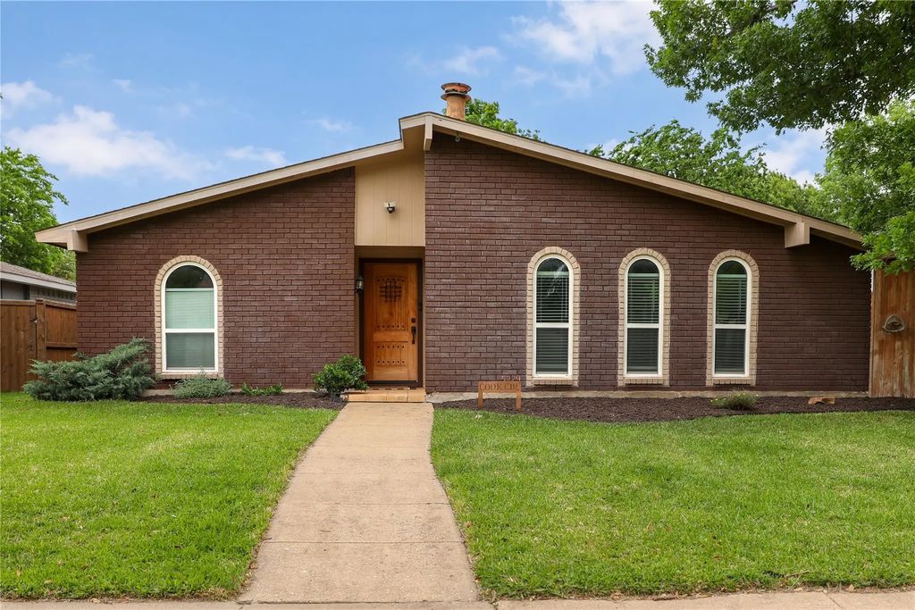 5229 Cook Circle, The Colony