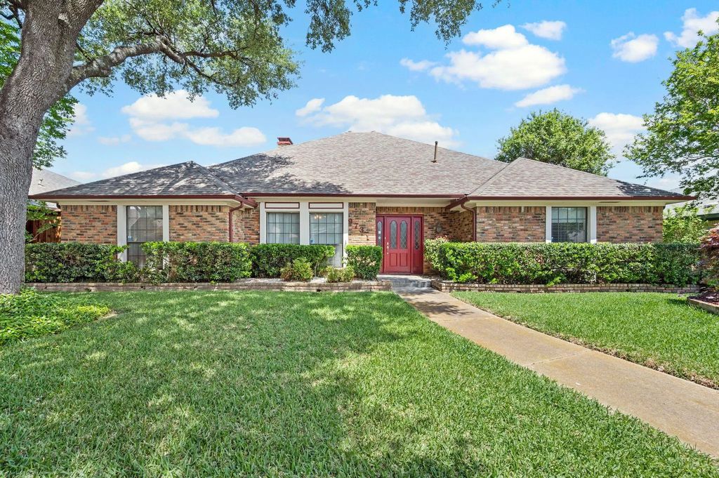 9731 Amberley Drive, Dallas
