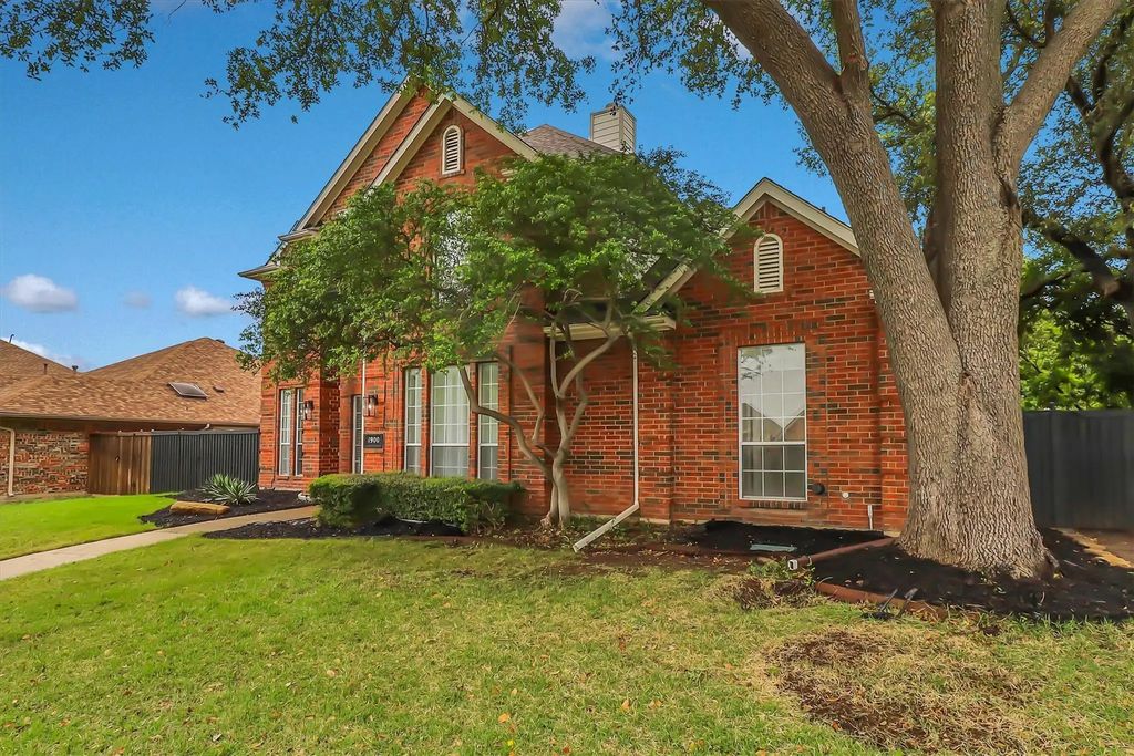 1900 Golden Trail, Carrollton