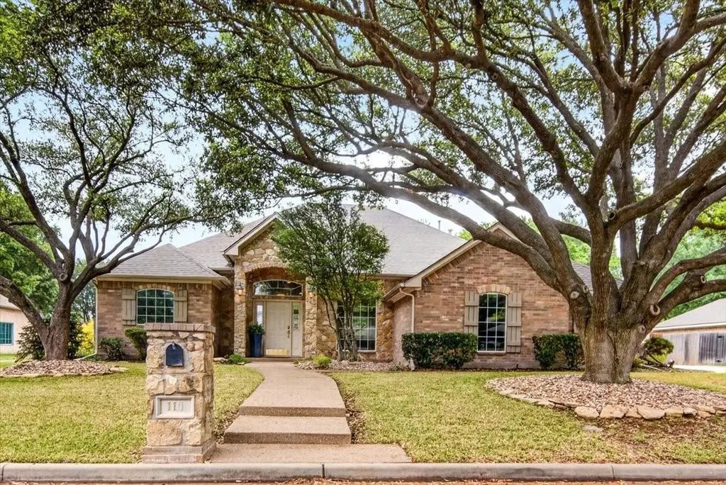 110 Lariat Trail, Waco