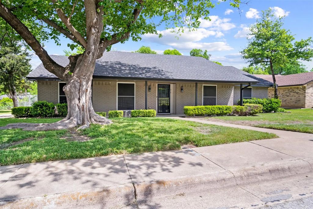 316 Brookwood Drive, DeSoto