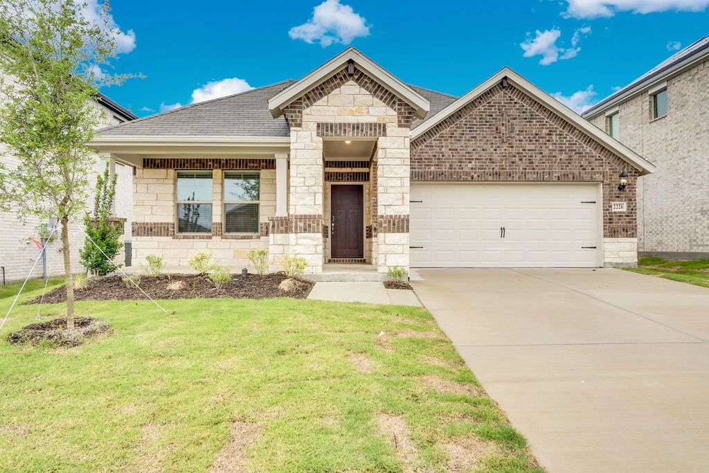2226 Mustang Way, Seagoville