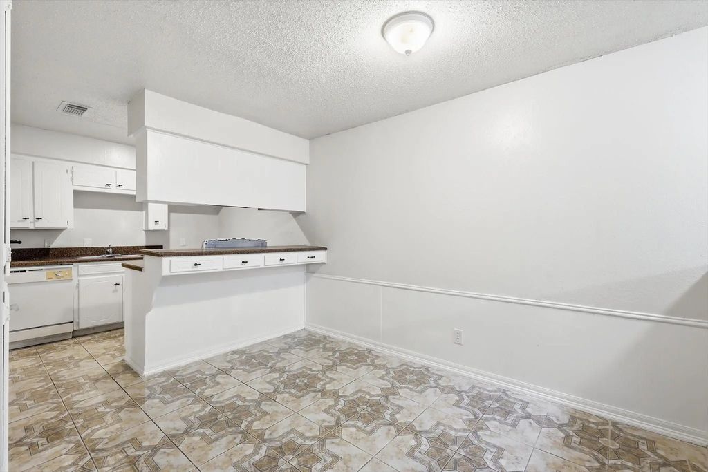 756 E Pecan Street, Hurst