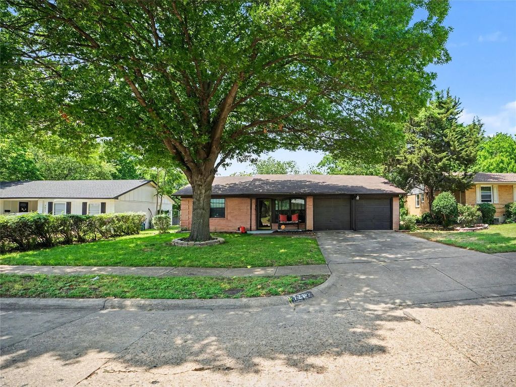 7207 Greenspan Avenue, Dallas