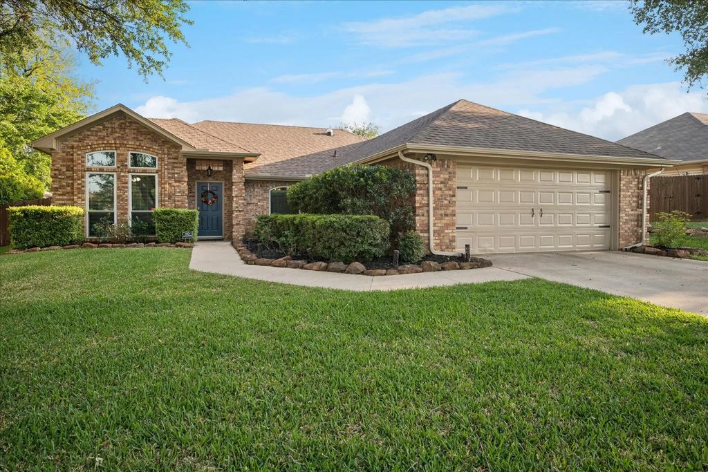 2406 S Forest Hls, Corinth