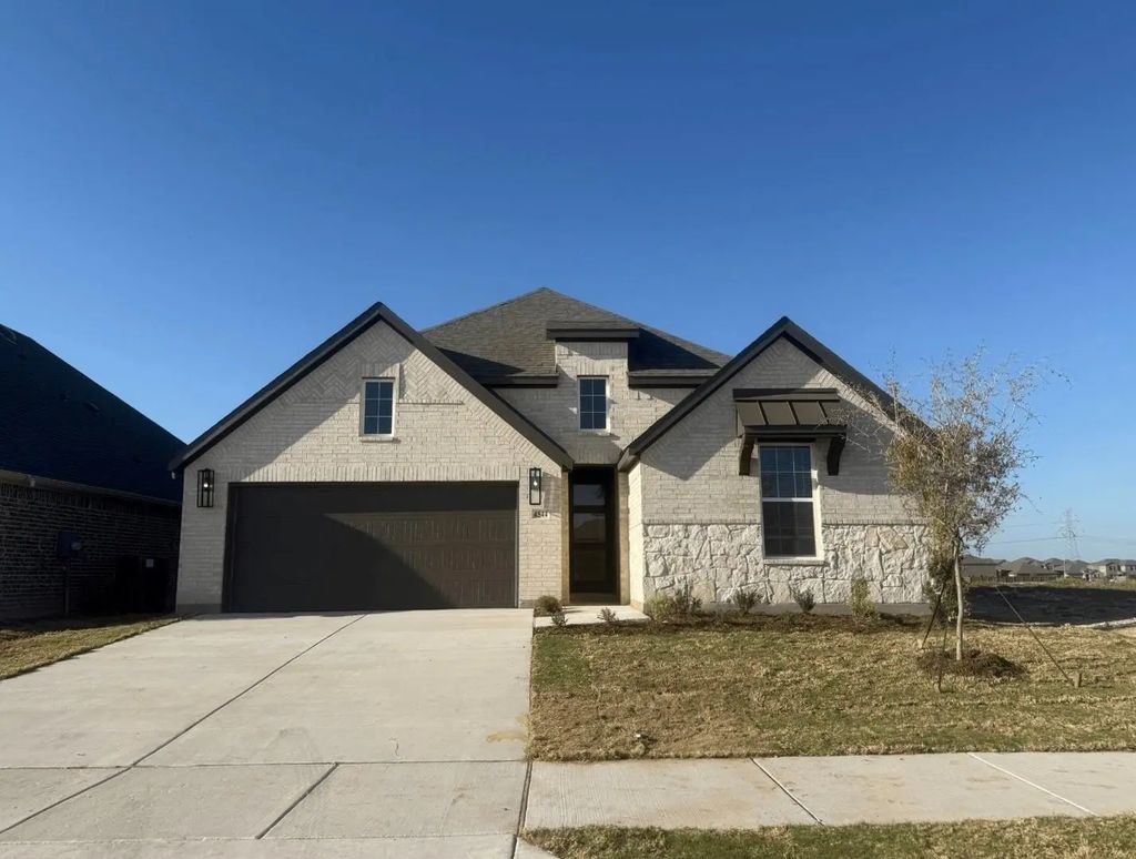 4544 Sweet Clover Lane, Fort Worth