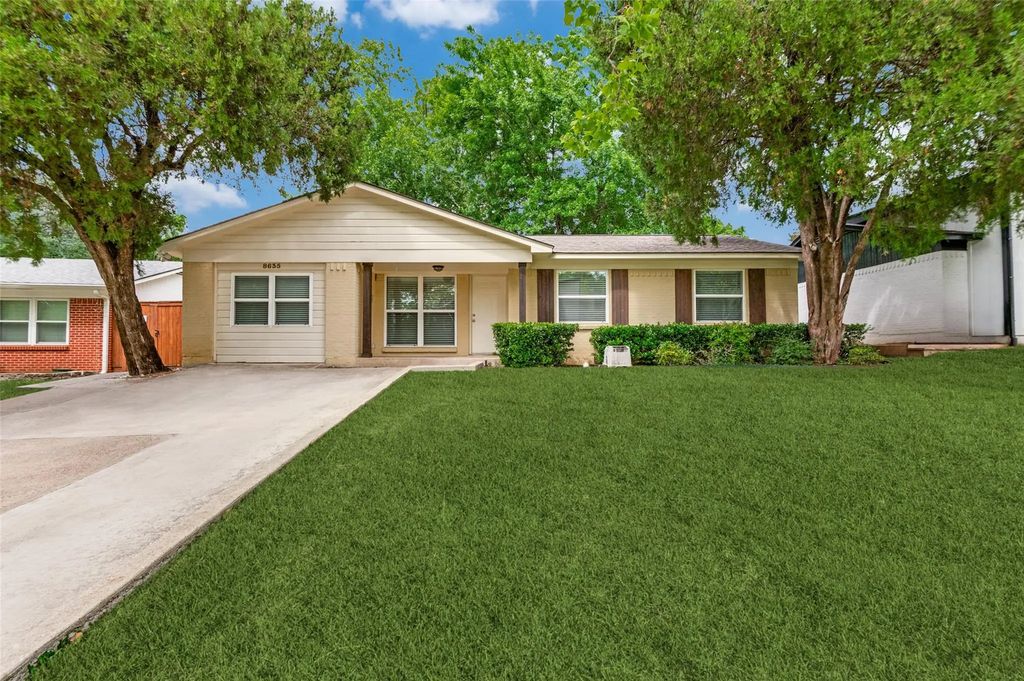 8635 Ashcroft Avenue, Dallas