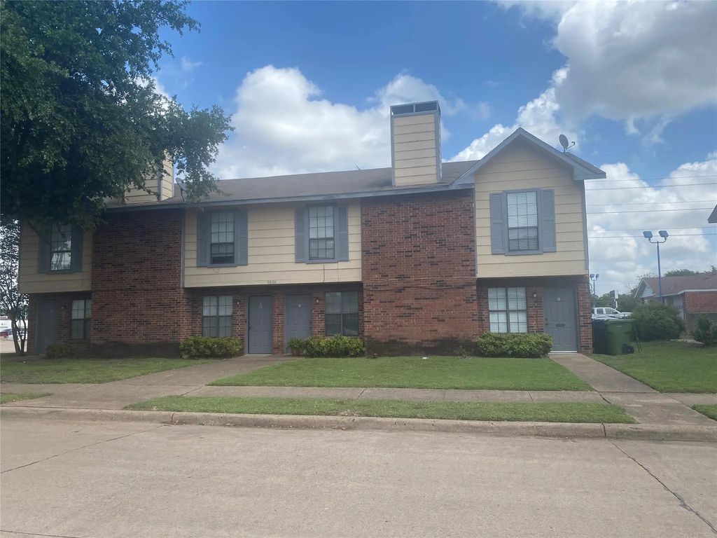 2826 Wimbledon Court D, Garland