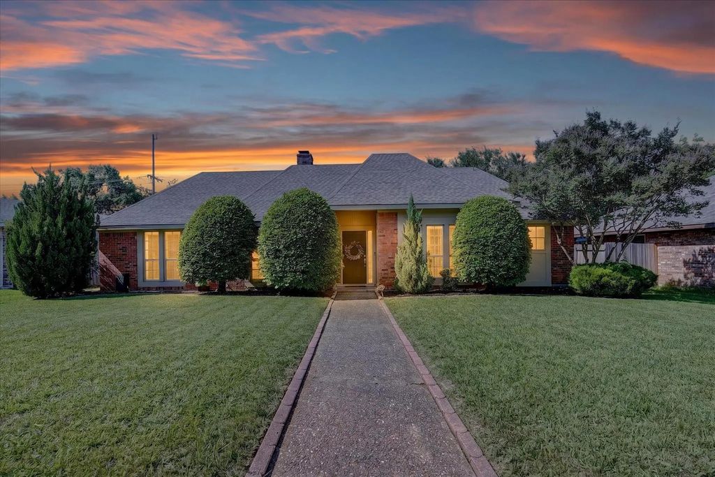 3003 Laurel Lane, Plano