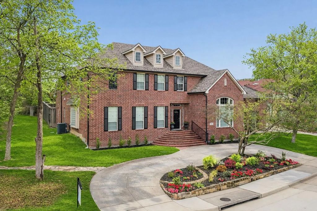 8904 Meadowknoll Drive, Dallas