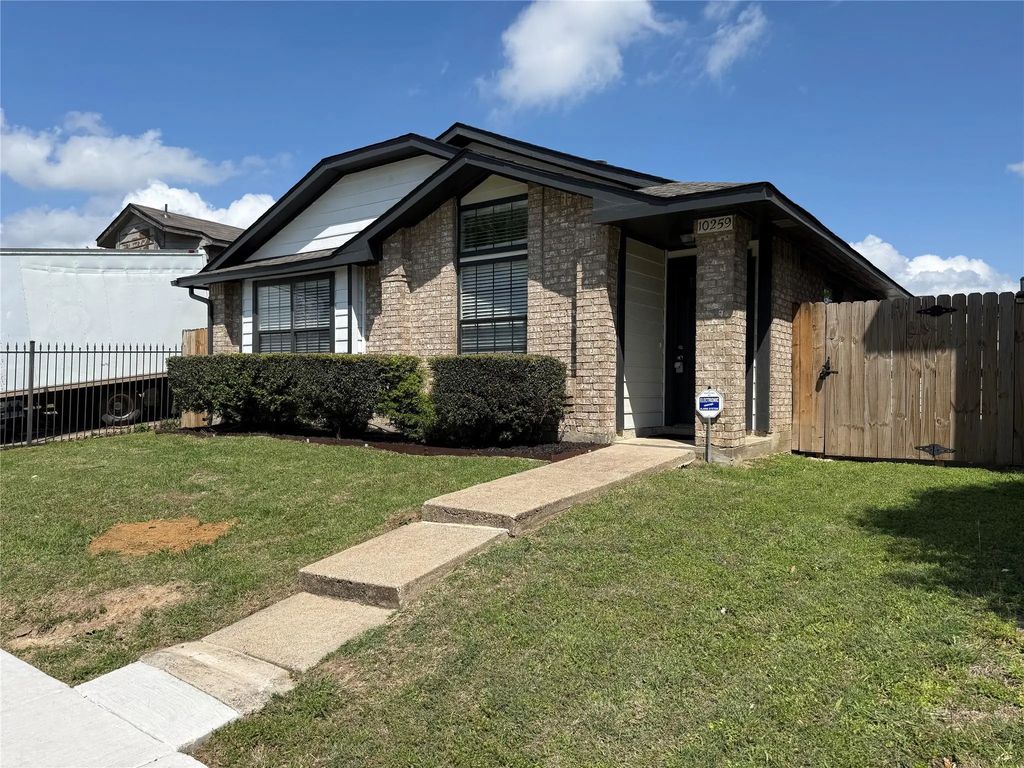10259 Sand Springs Avenue, Dallas