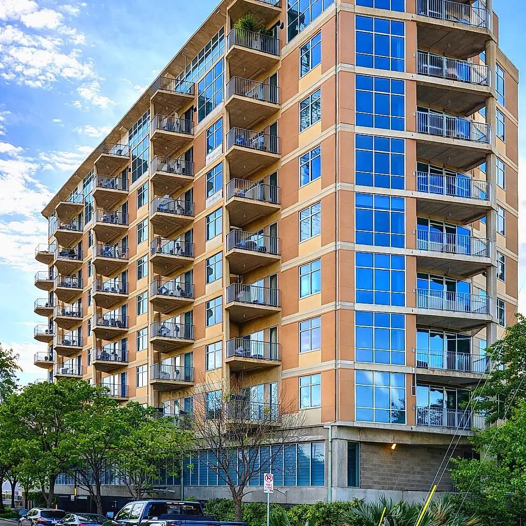 1001 Belleview Street 202, Dallas