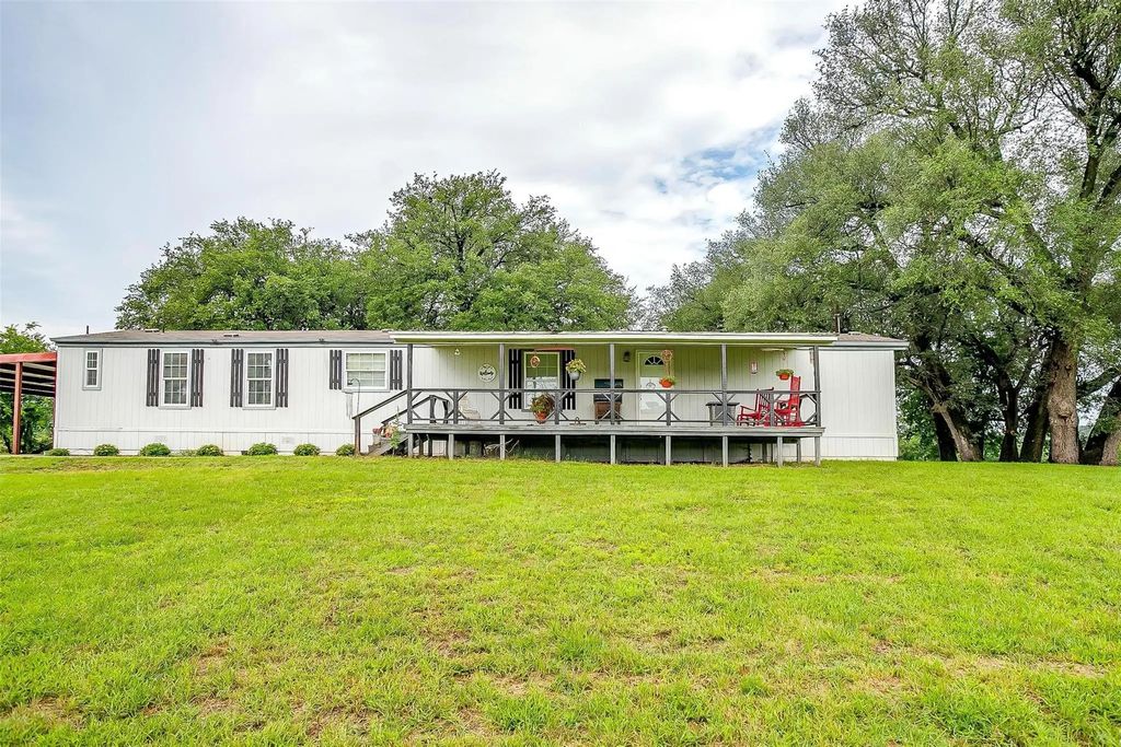 421 Red Bluff Circle, Millsap