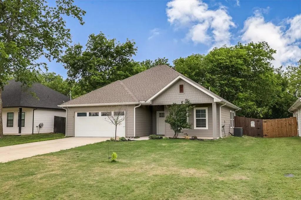 370 S Pecan Street, Milford
