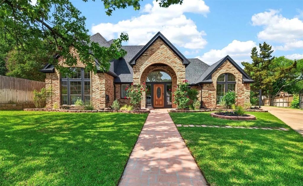 543 Indian Creek Drive, Trophy Club