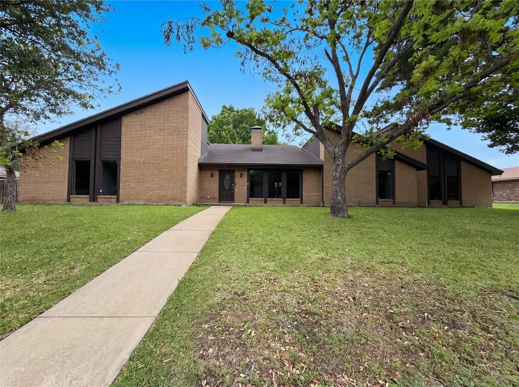 919 Rock Canyon Drive, Duncanville