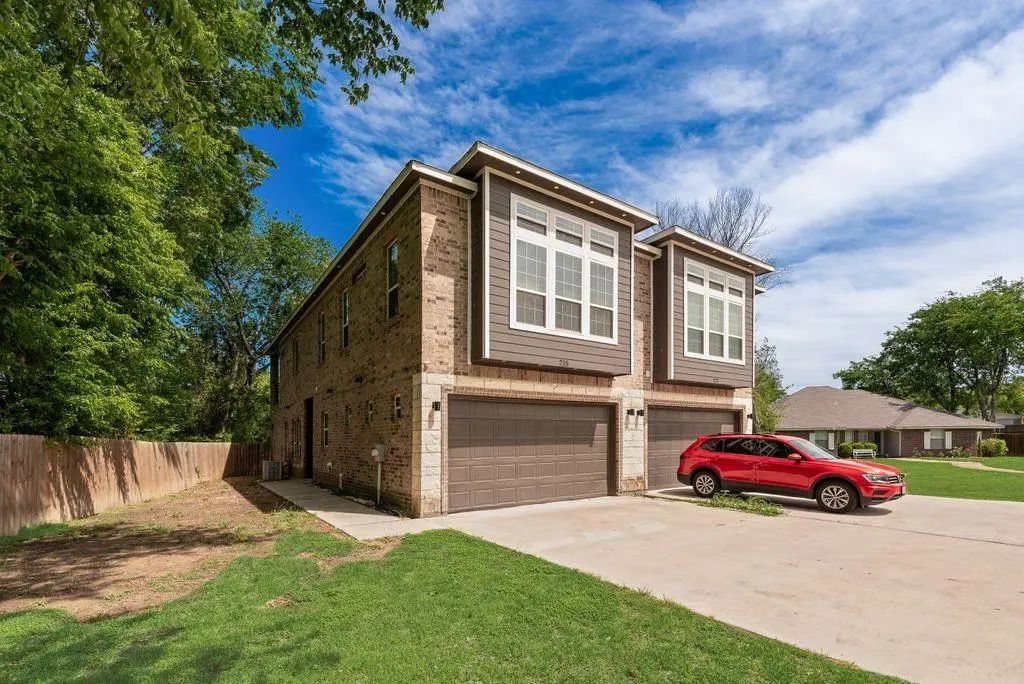 215 Idle Creek Lane, DeSoto