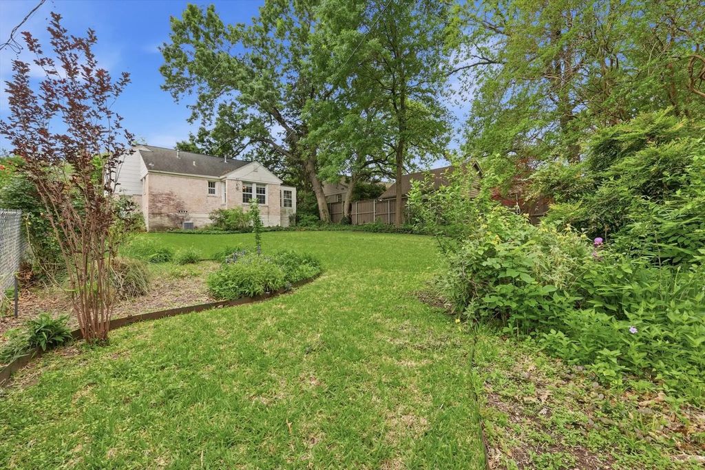 6921 Hammond Avenue, Dallas