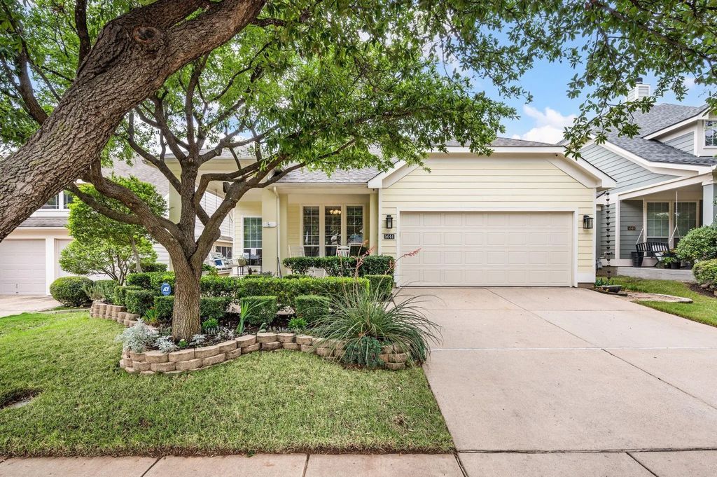 5044 Harney Drive, Fort Worth