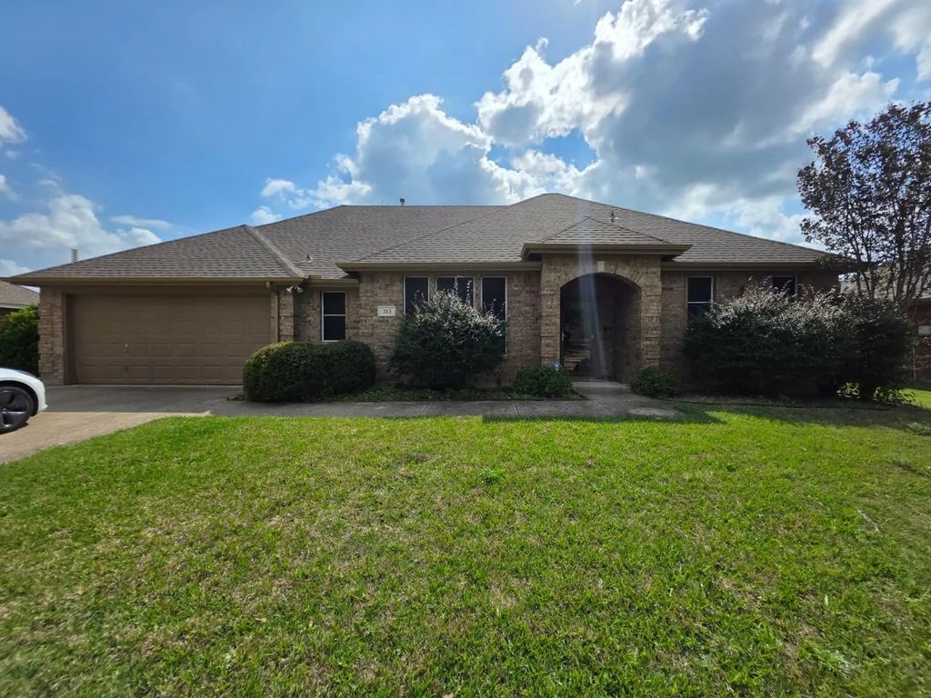 313 Pinewood Trail, Forney
