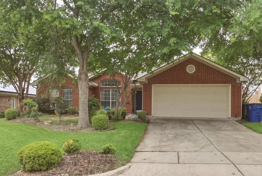 1714 Crestmeadow Lane, Mansfield