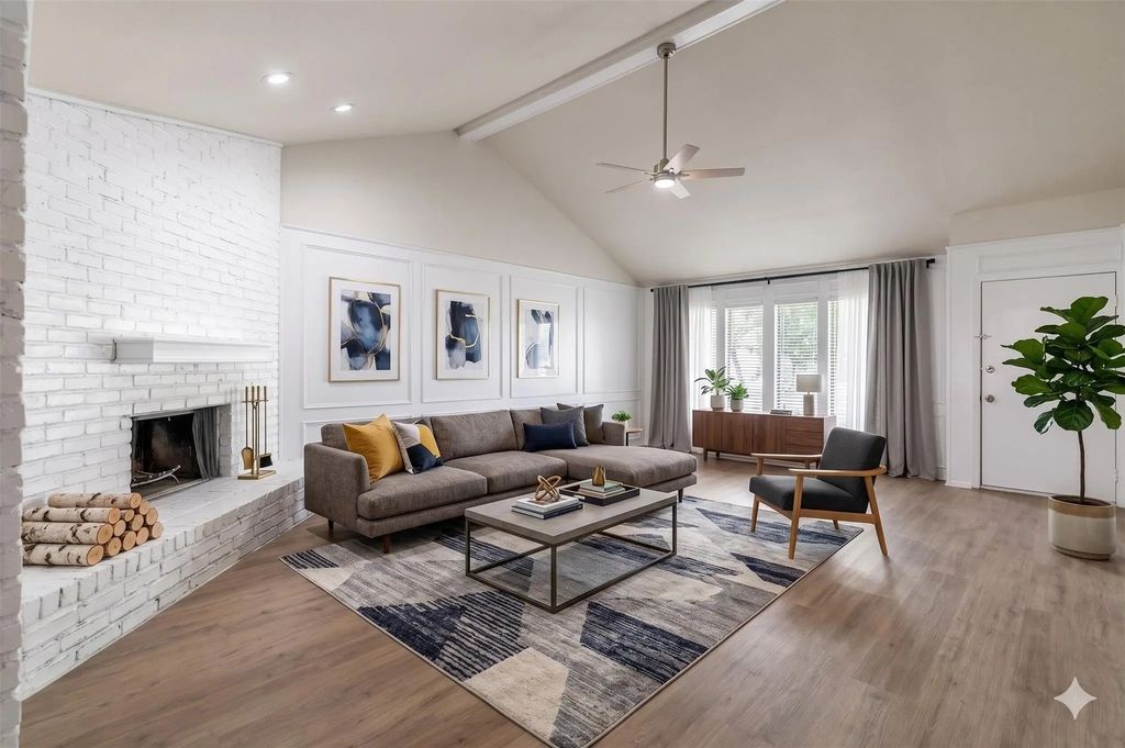 1608 Brown Trail, Hurst