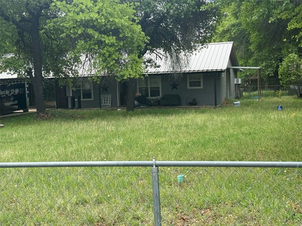 4921 Private Road 5272, Clyde