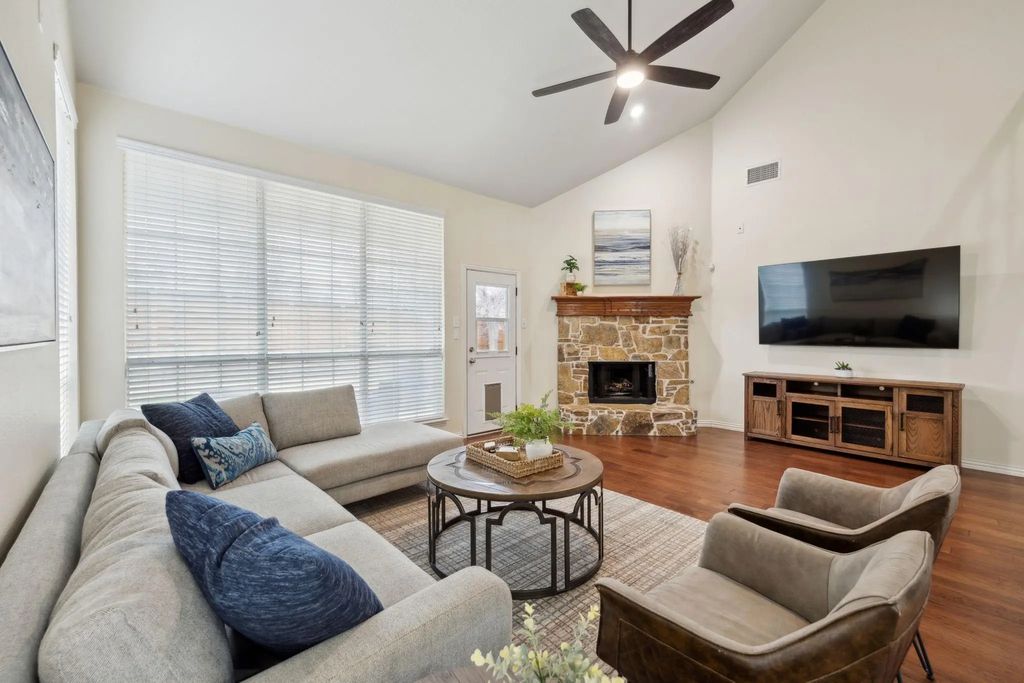 1261 Golf Club Drive, Lantana